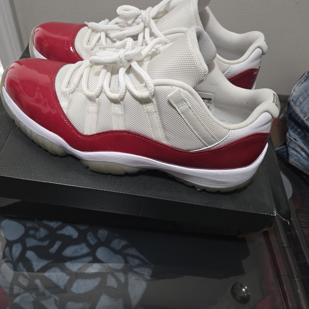 Jordan 11 Cherry Low